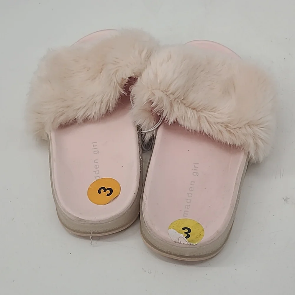 NWOT madden girl pink fuzzy slippers size 3 light up!